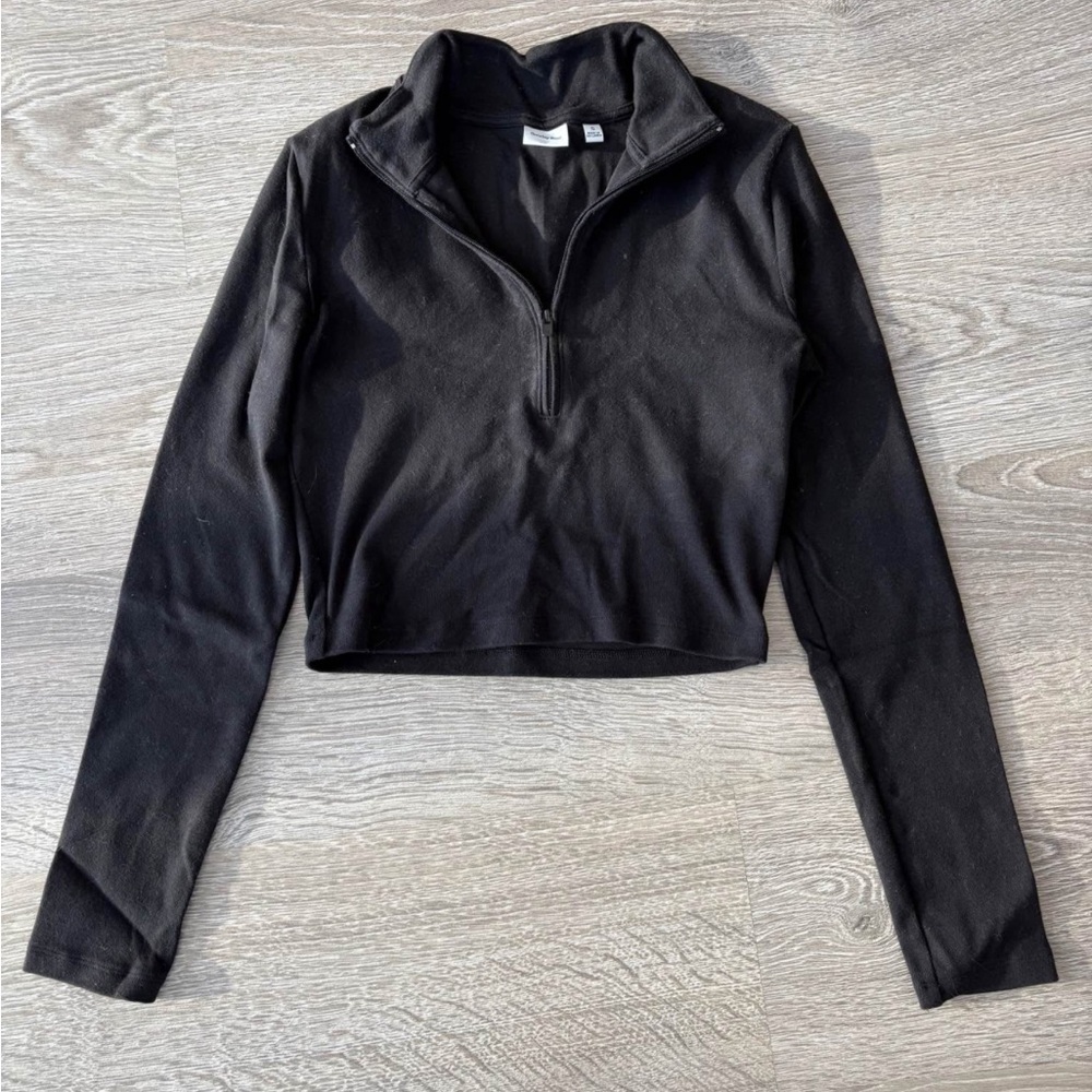 SUNDAY BEST Cropped 1/4 Zip Top